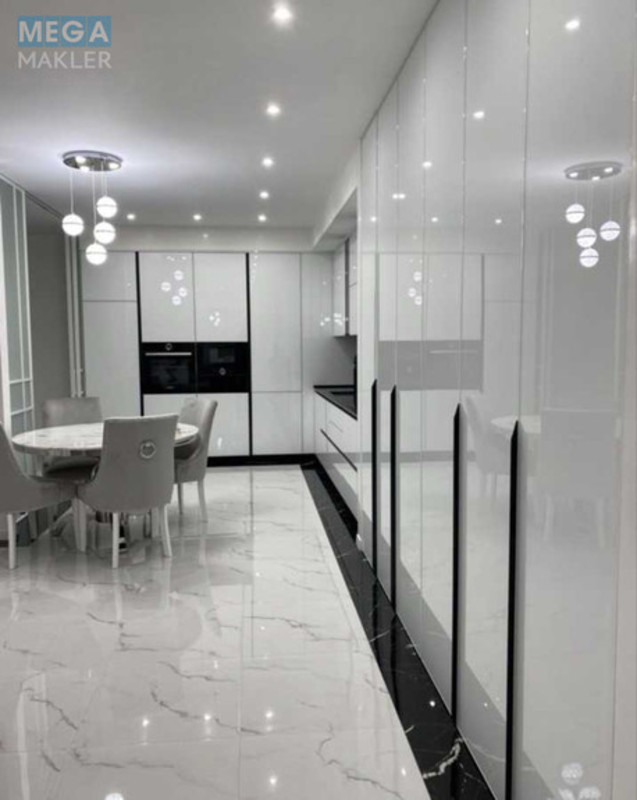 Оренда 3 кімнатної квартири, <a class="location-link" href="/kiev/" title="Недвижимость Київ">Київ</a>, <a class="location-link" href="/kiev/pecherskij/" title="Недвижимость Печерський район">Печерський р-н</a>, Джона Маккейна ул. (изображение 1)