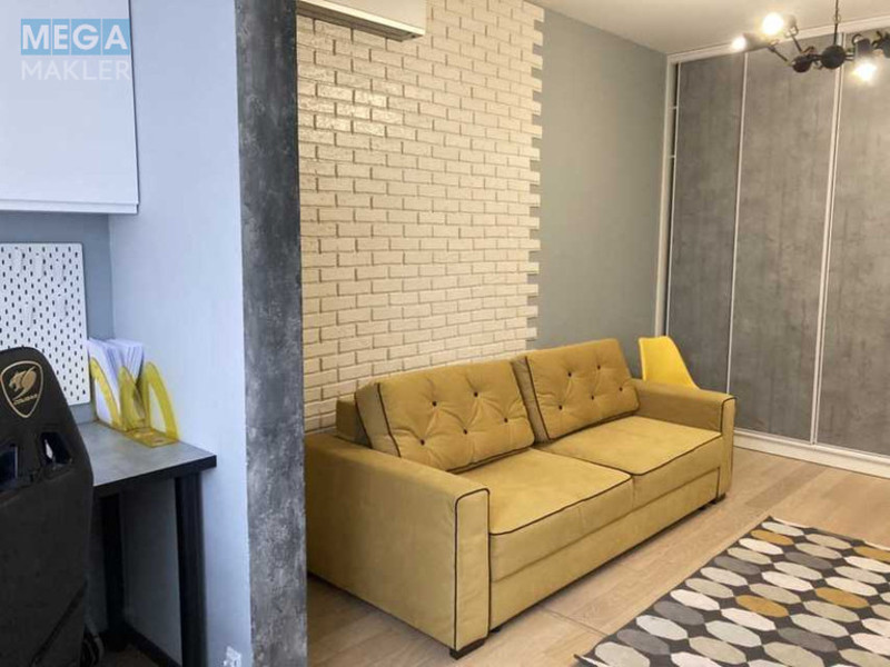 Оренда 4 кімнатні квартири, <a class="location-link" href="/kiev/" title="Недвижимость Київ">Київ</a>, <a class="location-link" href="/kiev/solomenskij/" title="Недвижимость Солом'янський район">Солом'янський р-н</a>, Генерала Шаповала вул., 2а (изображение 1)