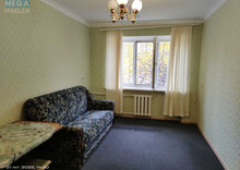 Продаж 6 кімнатної квартири (100,8/?/?), 2 пов. 5 пов. будинку