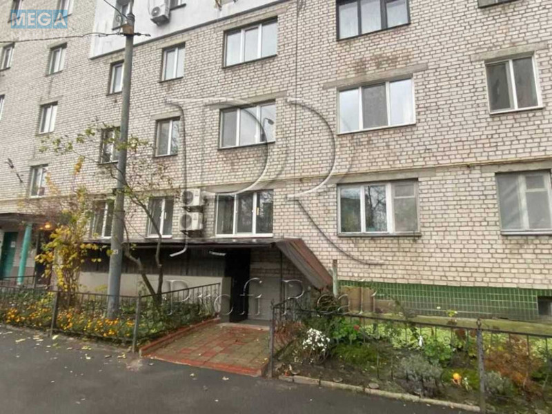 Продаж комерційної нерухомості, 40&nbsp;кв.м, под магазин, <a class="location-link" href="/kiev/" title="Недвижимость Київ">Київ</a>, <a class="location-link" href="/kiev/podolskij/" title="Недвижимость Подільський район">Подільський р-н</a>, Почайнинська вул., 57/59 (изображение 1)