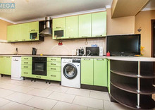 Продаж 3 кімнатної квартири (106/52/29), 1 пов. 5 пов. будинку