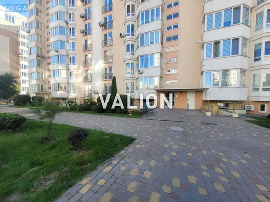 Продаж 2 кімнатної квартири (70/34/21), 6 пов. 10 пов. будинку, <a class="location-link" href="/petrovskoe-selo-kv-kievo-svyatoshinskij-rajon/" title="Недвижимость Петрівське">Петрівське</a>, Богдана Хмельницького, 11 (изображение 1)