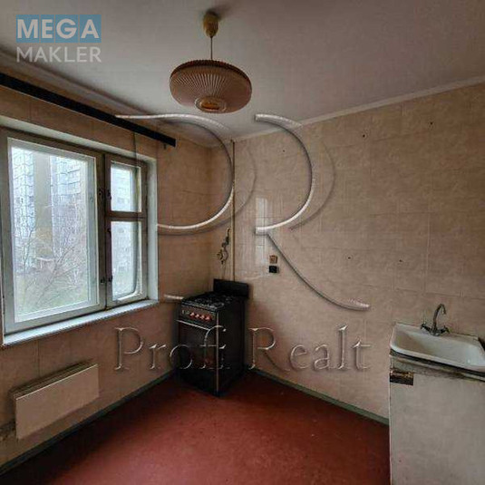 Продаж 3 кімнатної квартири (82/42/7), 5 пов. 10 пов. будинку, <a class="location-link" href="/kiev/" title="Недвижимость Київ">Київ</a>, <a class="location-link" href="/kiev/svyatoshinskij/" title="Недвижимость Святошинський район">Святошинський р-н</a>, Чорнобильська вулиця, 18 (изображение 1)