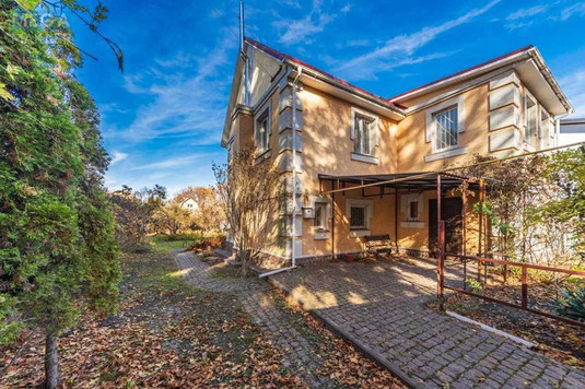 Оренда дома, <a class="location-link" href="/kiev/" title="Недвижимость Київ">Київ</a>, <a class="location-link" href="/kiev/darnickij/" title="Недвижимость Дарницький район">Дарницький р-н</a>, Центральна вул. (изображение 1)