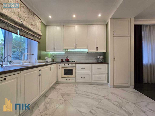 Продаж 7 кімнатної квартири (191/71/20), 1 пов. 2 пов. будинку, <a class="location-link" href="/sofievskaya-borshagovka/" title="Недвижимость Софіївська Борщагівка">Софіївська Борщагівка</a>, Радужная (изображение 1)