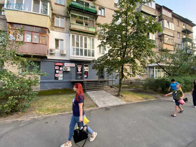 Оренда комерційної нерухомості, 48&nbsp;кв.м, под магазин, <a class="location-link" href="/kiev/" title="Недвижимость Київ">Київ</a>, <a class="location-link" href="/kiev/dneprovskij/" title="Недвижимость Дніпровський район">Дніпровський р-н</a>, Краковская ул. (изображение 1)