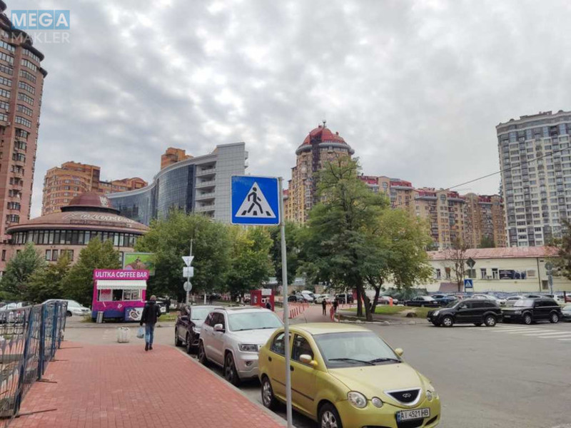 Оренда комерційної нерухомості, 51&nbsp;кв.м, под офис, <a class="location-link" href="/kiev/" title="Недвижимость Київ">Київ</a>, <a class="location-link" href="/kiev/pecherskij/" title="Недвижимость Печерський район">Печерський р-н</a>, Евгения Коновальца ул., 36д (изображение 1)