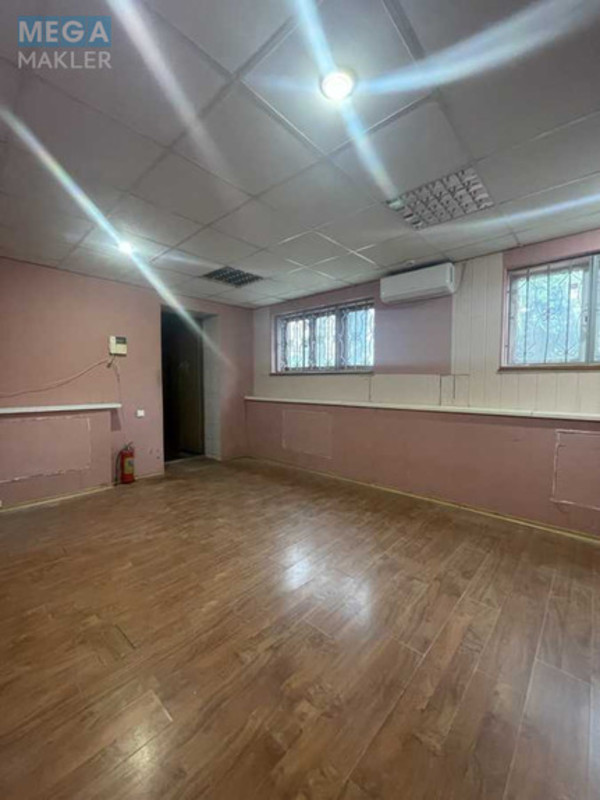 Оренда окремої будівлі/побудови, 113&nbsp;кв.м, <a class="location-link" href="/kiev/" title="Недвижимость Київ">Київ</a>, <a class="location-link" href="/kiev/solomenskij/" title="Недвижимость Солом'янський район">Солом'янський р-н</a>, Авіаконструктора Антонова вул., 37 (изображение 1)