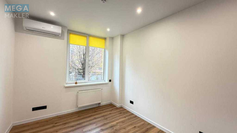 Оренда комерційної нерухомості, 12&nbsp;кв.м, под магазин, <a class="location-link" href="/kiev/" title="Недвижимость Київ">Київ</a>, <a class="location-link" href="/kiev/dneprovskij/" title="Недвижимость Дніпровський район">Дніпровський р-н</a>, Регенераторная ул., 4 (изображение 1)