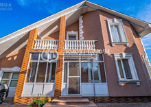 Продаж дома, 2 поверху, 180 кв.м, 4 кімнати, ділянка 15 соток