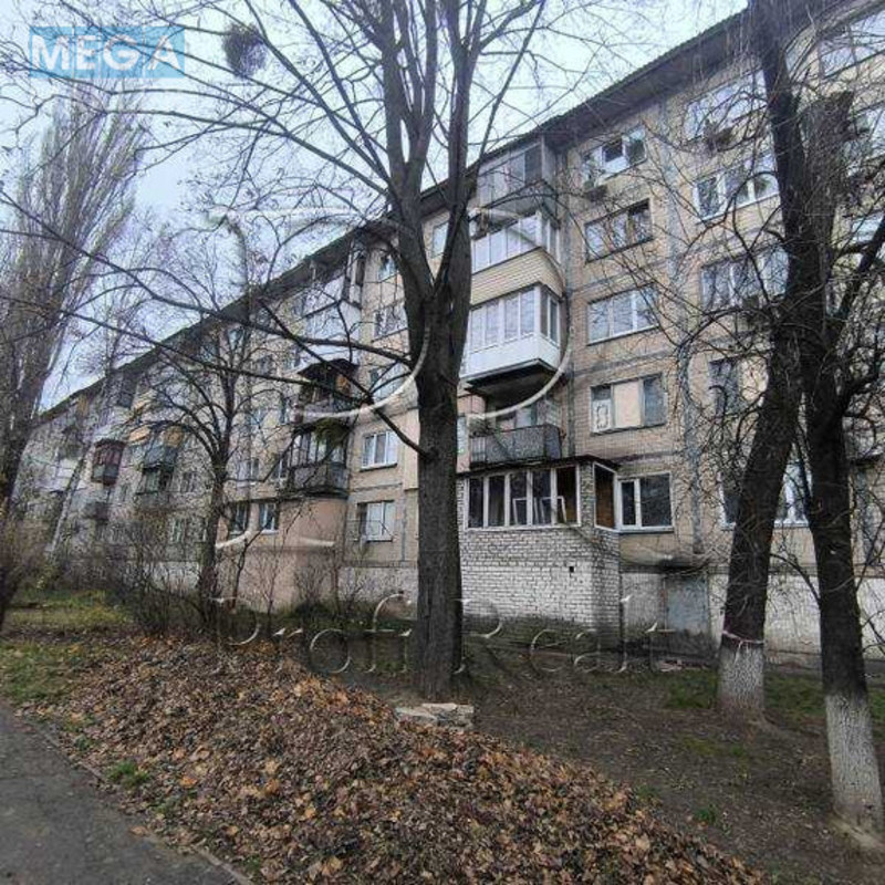 Продаж 2 кімнатної квартири (47/30/7), 5 пов. 5 пов. будинку, <a class="location-link" href="/kiev/" title="Недвижимость Київ">Київ</a>, <a class="location-link" href="/kiev/svyatoshinskij/" title="Недвижимость Святошинський район">Святошинський р-н</a>, Потапова Генерала вулиця, 1/5 (изображение 1)