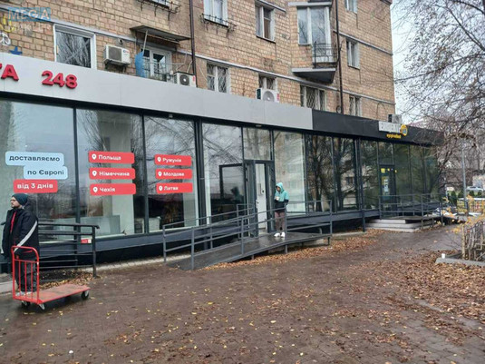 Оренда комерційної нерухомості, 58,90&nbsp;кв.м, под магазин, <a class="location-link" href="/kiev/" title="Недвижимость Київ">Київ</a>, <a class="location-link" href="/kiev/solomenskij/" title="Недвижимость Солом'янський район">Солом'янський р-н</a>, Чоколівський бульв., 37 (изображение 1)