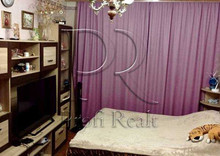 Продаж 2 кімнатної квартири (45/30/8), 1 пов. 5 пов. будинку