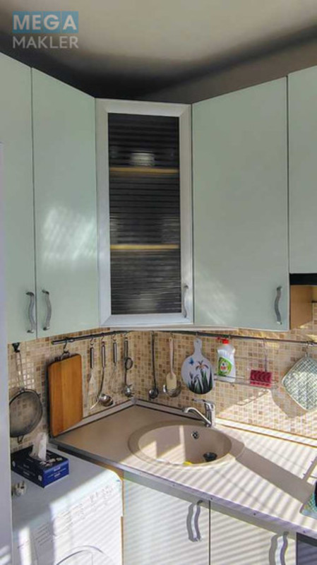 Продаж 2 кімнатної квартири (46/30/6), 3 пов. 5 пов. будинку, <a class="location-link" href="/kiev/" title="Недвижимость Київ">Київ</a>, <a class="location-link" href="/kiev/dneprovskij/" title="Недвижимость Дніпровський район">Дніпровський р-н</a>, Верховної Ради бульв., 14 (изображение 1)