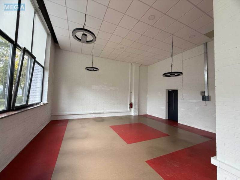 Оренда комерційної нерухомості, 90&nbsp;кв.м, под офис, <a class="location-link" href="/kiev/" title="Недвижимость Київ">Київ</a>, <a class="location-link" href="/kiev/solomenskij/" title="Недвижимость Солом'янський район">Солом'янський р-н</a>, Польова вул., 21 (изображение 1)