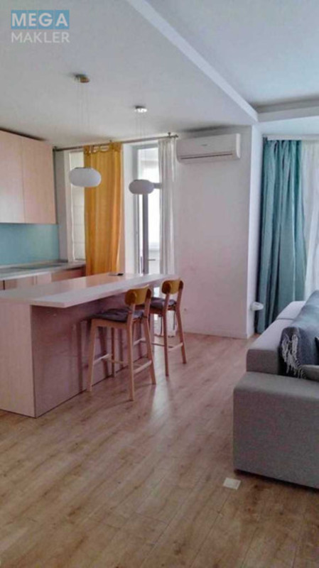 Оренда 2 кімнатної квартири, <a class="location-link" href="/kiev/" title="Недвижимость Київ">Київ</a>, <a class="location-link" href="/kiev/pecherskij/" title="Недвижимость Печерський район">Печерський р-н</a>, Дружби Народів бульв., 14-16 (изображение 1)