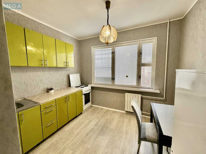 Оренда 2 кімнатної квартири, <a class="location-link" href="/kiev/" title="Недвижимость Київ">Київ</a>, <a class="location-link" href="/kiev/solomenskij/" title="Недвижимость Солом'янський район">Солом'янський р-н</a>, Вадима Гетьмана вул., 42 (изображение 1)