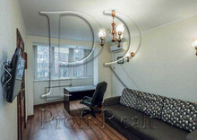 Продаж 2 кімнатної квартири (68/37/10), 4 пов. 9 пов. будинку