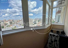 Продаж 1 кімнатної квартири (53/38/7), 22 пов. 32 пов. будинку