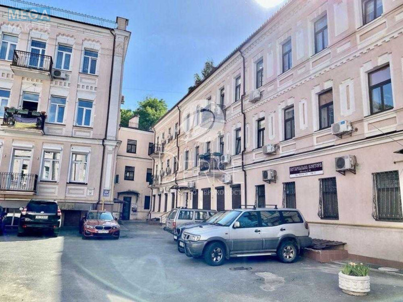 Продаж 2 кімнатної квартири (58/35/11), 1 пов. 3 пов. будинку, <a class="location-link" href="/kiev/" title="Недвижимость Київ">Київ</a>, <a class="location-link" href="/kiev/podolskij/" title="Недвижимость Подільський район">Подільський р-н</a>, Кирилівська вул., 31Б (изображение 1)