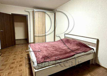 Продаж 1 кімнатної квартири (44/18/10), 22 пов. 25 пов. будинку