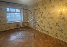 Продаж 3 кімнатної квартири (70/40/8), 2 пов. 14 пов. будинку