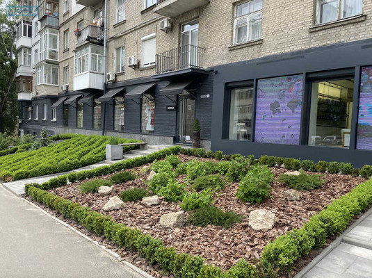 Продаж комерційної нерухомості, 110&nbsp;кв.м, под магазин, <a class="location-link" href="/kiev/" title="Недвижимость Київ">Київ</a>, <a class="location-link" href="/kiev/pecherskij/" title="Недвижимость Печерський район">Печерський р-н</a>, Кловський узвіз, 6 (изображение 1)