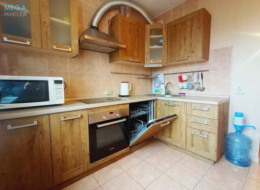 Оренда 2 кімнатної квартири, <a class="location-link" href="/kiev/" title="Недвижимость Київ">Київ</a>, <a class="location-link" href="/kiev/svyatoshinskij/" title="Недвижимость Святошинський район">Святошинський р-н</a>, Академика Ефремова ул., 18 (изображение 1)