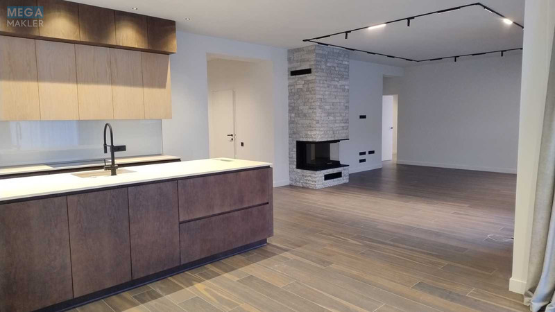 Продаж дома, 1&nbsp; поверх, 175&nbsp;кв.м, 4&nbsp;кімнати, ділянка 5&nbsp;соток, <a class="location-link" href="/dmitrovka-selo-kv-kievo-svyatoshinskij-rajon/" title="Недвижимость Дмитрівка">Дмитрівка</a>, Привітна, 53 (изображение 1)