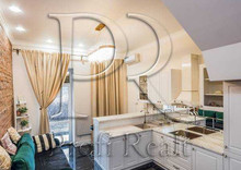 Продаж 3 кімнатної квартири (81/42/22), 1 пов. 3 пов. будинку