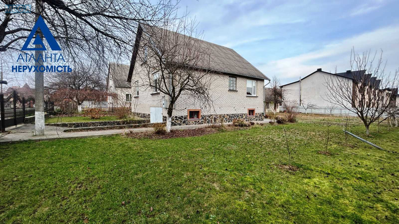 Продаж дома, 2&nbsp;поверху, 217&nbsp;кв.м, 6&nbsp;кімнат, ділянка 10&nbsp;соток, <a class="location-link" href="/lipiny/" title="Недвижимость Липіні">Липини</a>, грушевського, 8 (изображение 1)