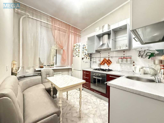 Оренда 2 кімнатної квартири, <a class="location-link" href="/kiev/" title="Недвижимость Київ">Київ</a>, <a class="location-link" href="/kiev/desnyanskij/" title="Недвижимость Деснянський район">Деснянський р-н</a>, Радистів вул., 55 (изображение 1)