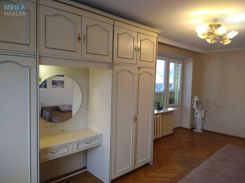 Оренда 2 кімнатної квартири, <a class="location-link" href="/kiev/" title="Недвижимость Київ">Київ</a>, <a class="location-link" href="/kiev/pecherskij/" title="Недвижимость Печерський район">Печерський р-н</a>, Кловский спуск (изображение 1)