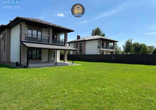 Продаж 4 кімнатної квартири (200/92,2/13,0), 2 пов. 2 пов. будинку