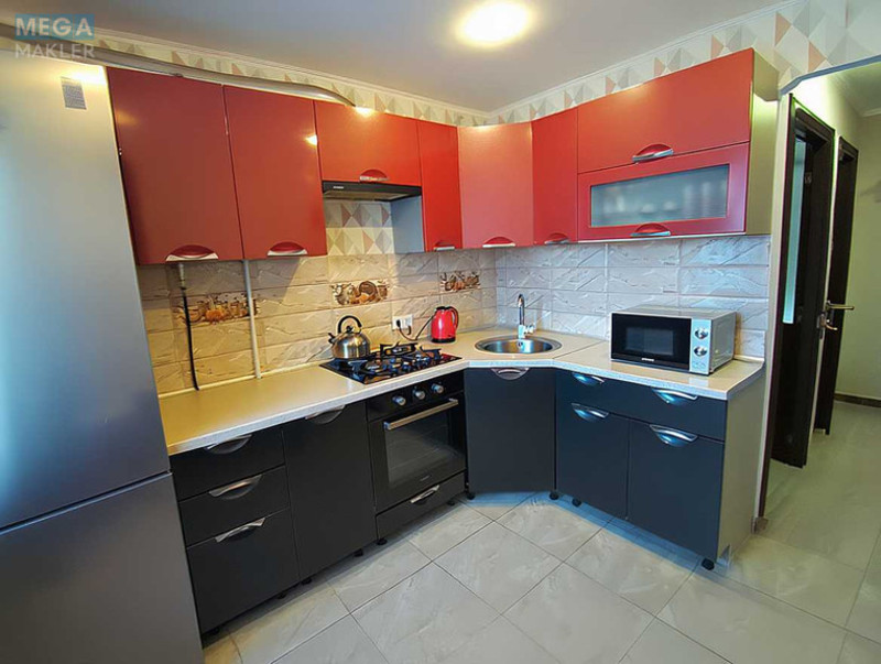 Продаж 2 кімнатної квартири (50/30/8), 3 пов. 9 пов. будинку, <a class="location-link" href="/dnepropetrovsk/" title="Недвижимость Дніпра">Дніпро</a>, Квартальна (Гладкова), 45 (изображение 1)