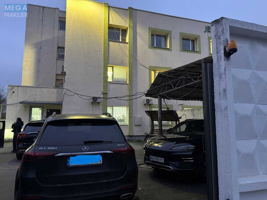 Оренда комерційної нерухомості, 245&nbsp;кв.м, под офис, <a class="location-link" href="/kiev/" title="Недвижимость Київ">Київ</a>, <a class="location-link" href="/kiev/obolonskij/" title="Недвижимость Оболонський район">Оболонський р-н</a>, Коноплянская ул., 18 (изображение 1)