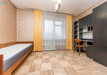 Продаж 3 кімнатної квартири (70/40/8,5), 4 пов. 5 пов. будинку