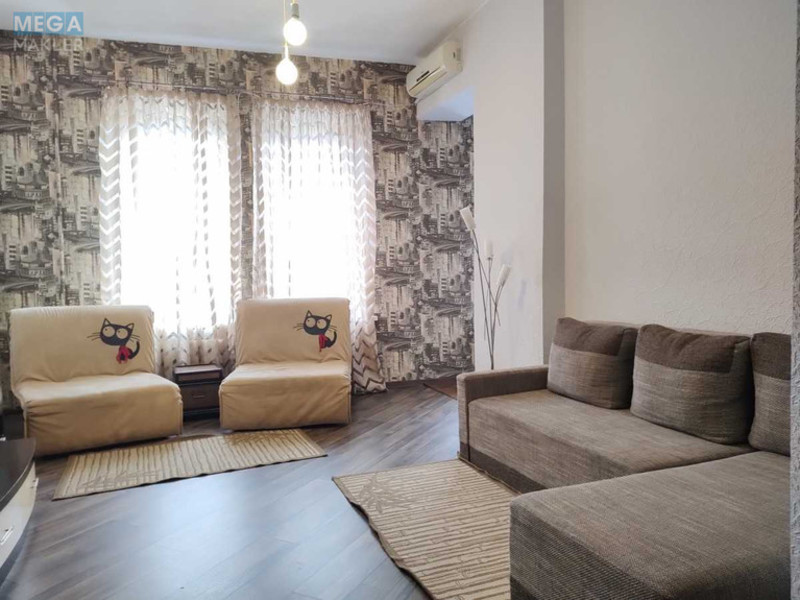 Оренда 3 кімнатної квартири, <a class="location-link" href="/kiev/" title="Недвижимость Київ">Київ</a>, <a class="location-link" href="/kiev/podolskij/" title="Недвижимость Подільський район">Подільський р-н</a>, Андріївський узвіз, 11 (изображение 1)