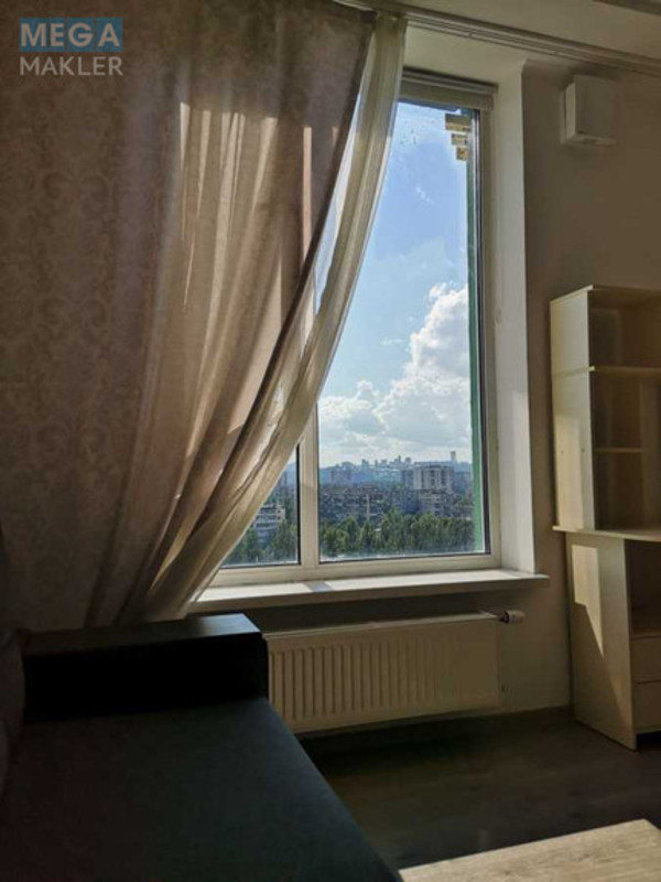 Продаж 1 кімнатної квартири (21/11/4), 12 пов. 14 пов. будинку, <a class="location-link" href="/kiev/" title="Недвижимость Київ">Київ</a>, <a class="location-link" href="/kiev/dneprovskij/" title="Недвижимость Дніпровський район">Дніпровський р-н</a>, Соборності просп., 17 (изображение 1)