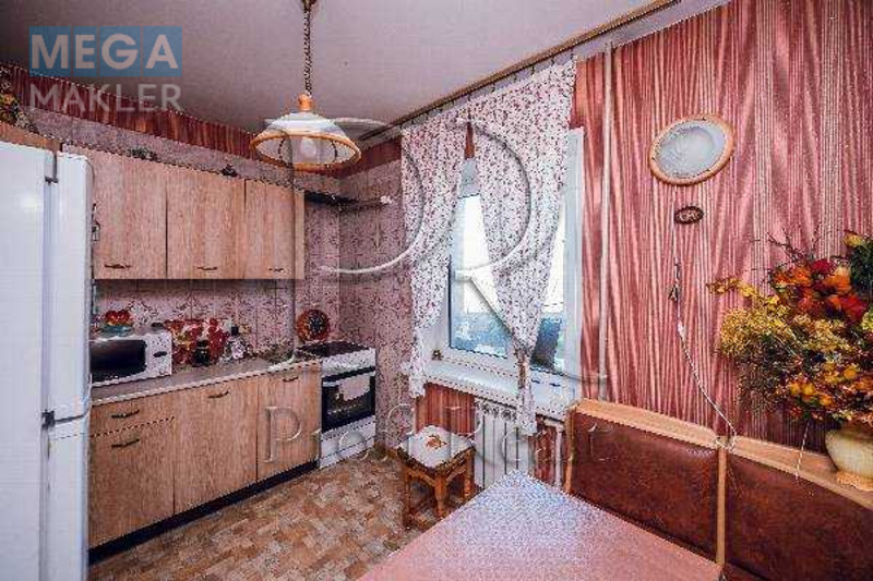 Продаж 3 кімнатної квартири (82/44/9), 10 пов. 16 пов. будинку, <a class="location-link" href="/kiev/" title="Недвижимость Київ">Київ</a>, <a class="location-link" href="/kiev/svyatoshinskij/" title="Недвижимость Святошинський район">Святошинський р-н</a>, Підлісна вулиця, 2 (изображение 1)