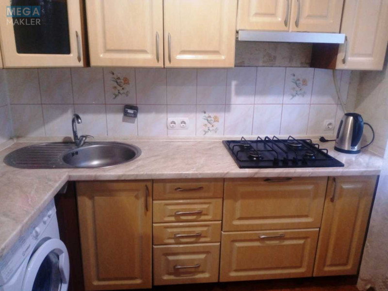 Оренда 1 кімнатної квартири, <a class="location-link" href="/kiev/" title="Недвижимость Київ">Київ</a>, <a class="location-link" href="/kiev/solomenskij/" title="Недвижимость Солом'янський район">Солом'янський р-н</a>, Чоколовский бульв., 23 (изображение 1)