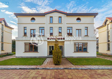 Продаж дома, 3&nbsp;поверху, 220&nbsp;кв.м, 4&nbsp;кімнати, ділянка 4&nbsp;сотки