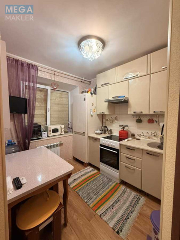 Продаж 2 кімнатної квартири (40/?/6,5), 1 пов. 10 пов. будинку, <a class="location-link" href="/ilichevsk/" title="Недвижимость Іллічівськ">Іллічівськ</a>, Парковая, 34-б (изображение 1)