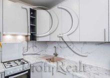 Продаж 1 кімнатної квартири (41/23/7), 4 пов. 5 пов. будинку