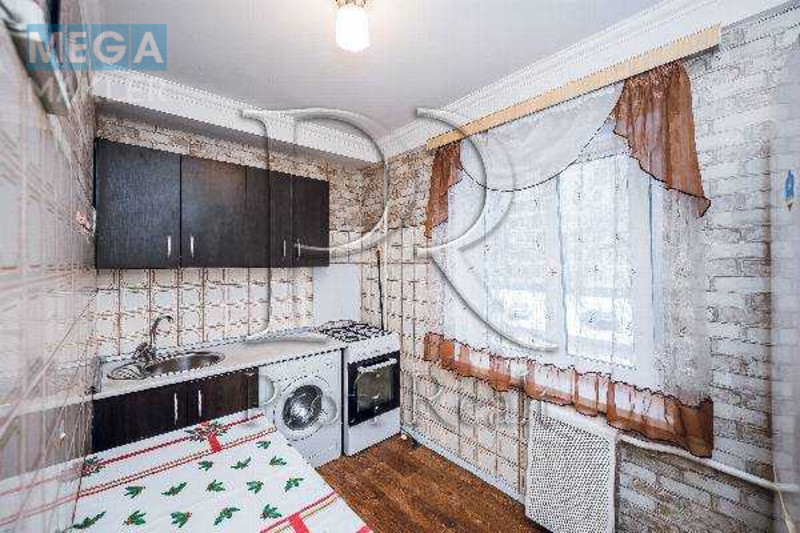 Продаж 2 кімнатної квартири (47/30/7), 2 пов. 5 пов. будинку, <a class="location-link" href="/kiev/" title="Недвижимость Київ">Київ</a>, <a class="location-link" href="/kiev/dneprovskij/" title="Недвижимость Дніпровський район">Дніпровський р-н</a>, Сєрова Валентина вулиця, 36 (изображение 1)