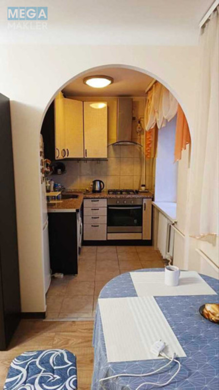 Оренда 3 кімнатної квартири, <a class="location-link" href="/kiev/" title="Недвижимость Київ">Київ</a>, <a class="location-link" href="/kiev/goloseevskij/" title="Недвижимость Голосіївський район">Голосіївський р-н</a>, Голосіївський просп., 100 (изображение 1)