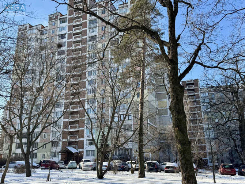 Продаж 3 кімнатної квартири (75/43/8), 3 пов. 13 пов. будинку, <a class="location-link" href="/kiev/" title="Недвижимость Київ">Київ</a>, <a class="location-link" href="/kiev/svyatoshinskij/" title="Недвижимость Святошинський район">Святошинський р-н</a>, Феодоры Пушиной ул., 49 (изображение 1)