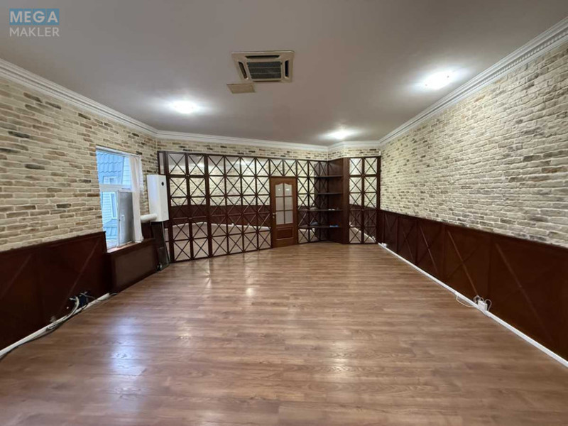 Оренда комерційної нерухомості, 197&nbsp;кв.м, под офис, <a class="location-link" href="/kiev/" title="Недвижимость Київ">Київ</a>, <a class="location-link" href="/kiev/shevchenkovskij/" title="Недвижимость Шевченківський район">Шевченківський р-н</a>, Трехсвятительская ул., 13 (изображение 1)