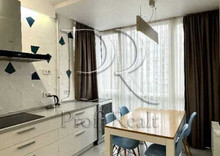 Продаж 3 кімнатної квартири (90/32/15), 3 пов. 10 пов. будинку