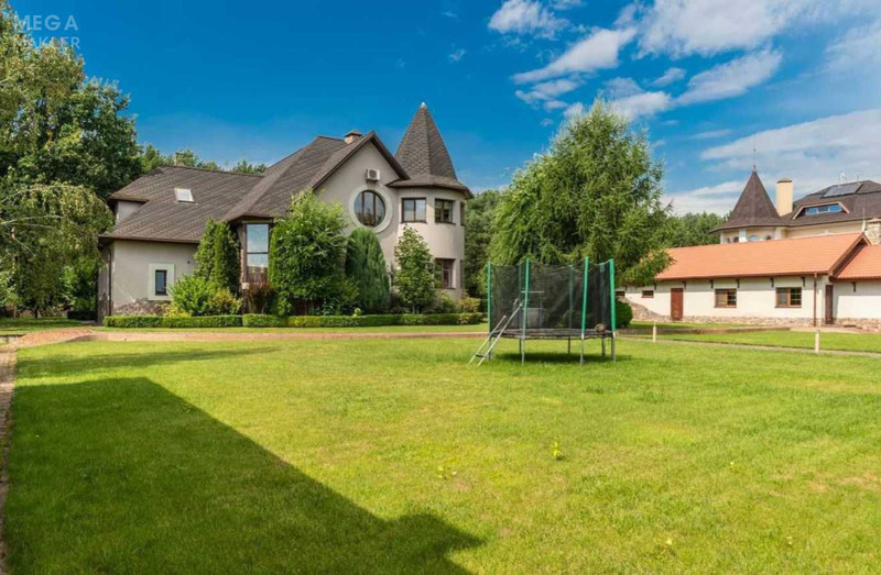 Продаж дома, 2&nbsp;поверху, 265&nbsp;кв.м, 5&nbsp;кімнат, ділянка 40&nbsp;соток, <a class="location-link" href="/kiev/" title="Недвижимость Київ">Київ</a>, <a class="location-link" href="/kiev/darnickij/" title="Недвижимость Дарницький район">Дарницький р-н</a>, Центральна вул. (изображение 1)